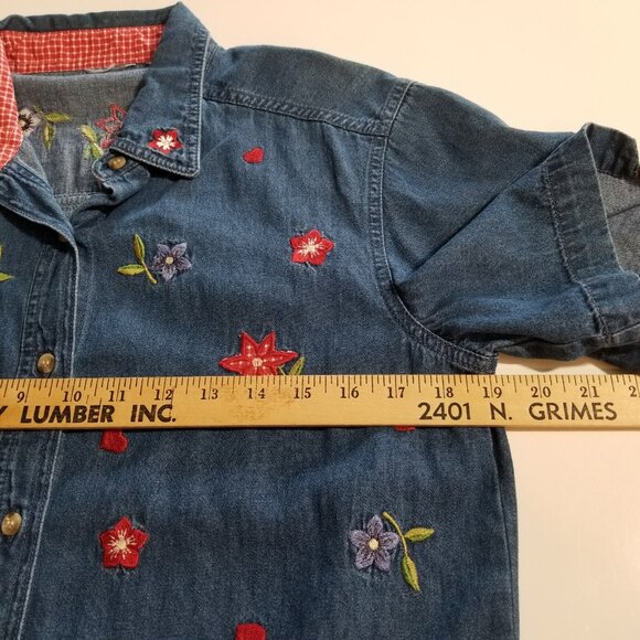 Vintage Womens Shirt Button Up Blouse Medium Denim Embroidered Flowers - Picture 9 of 10